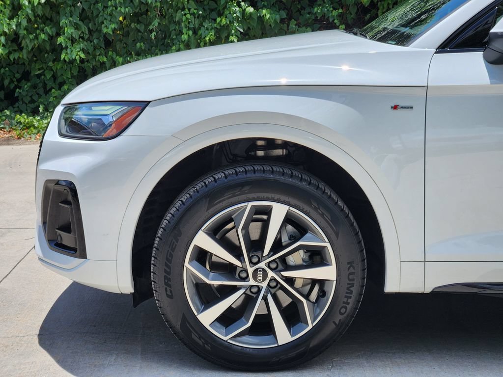 Certified 2024 Audi Q5 2.0T Premium w/ Summer of Audi Package AWD/4WD image 13