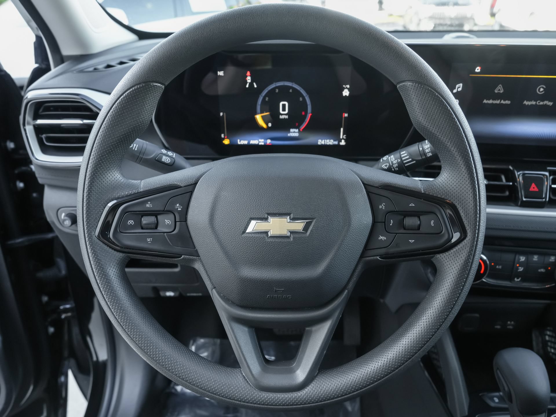 Used 2025 Chevrolet TrailBlazer LT AWD/4WD image 9
