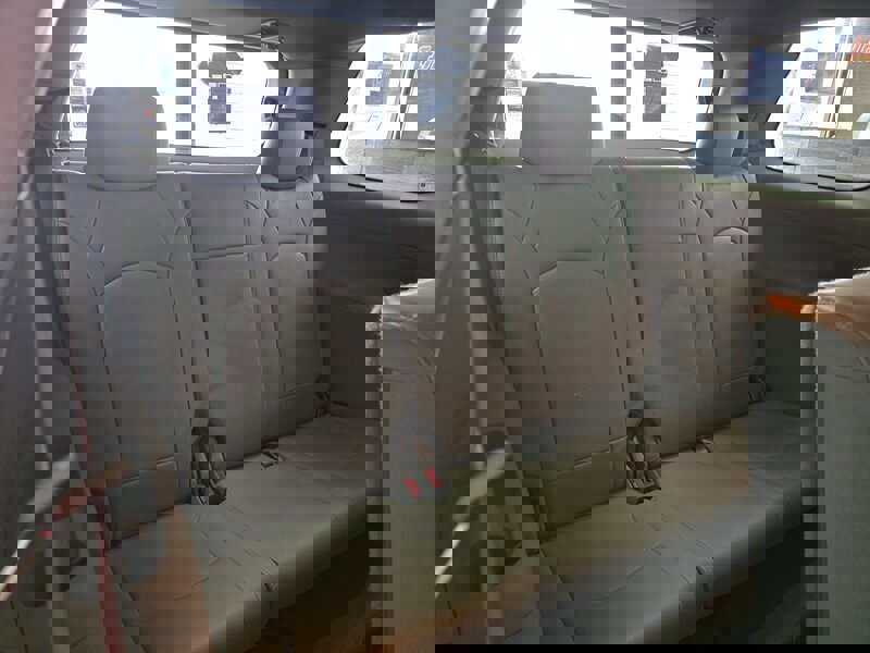 Used 2010 Saturn Outlook XR image 20