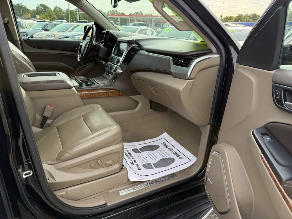 Used 2020 Chevrolet Suburban Premier image 9