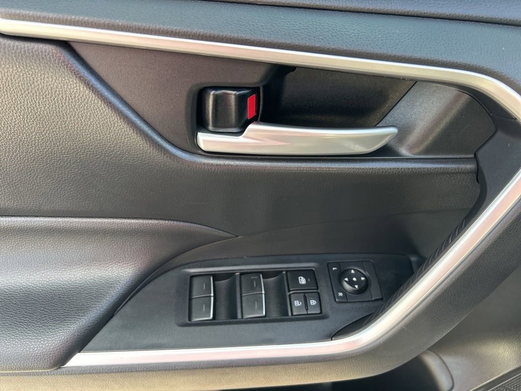 Used 2024 Toyota RAV4 XLE w/ Convenience Package FWD image 19