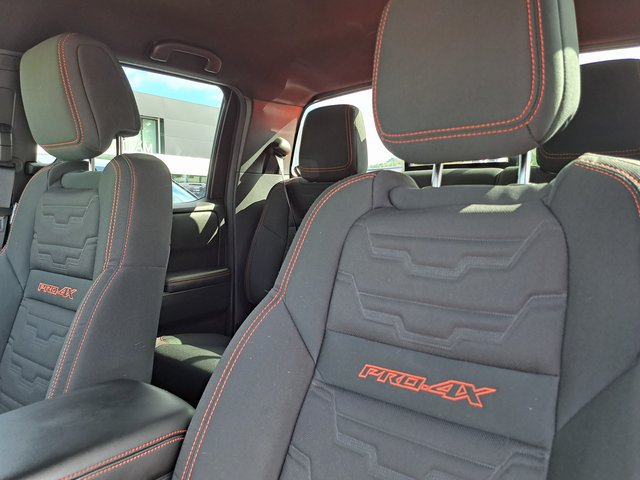 Used 2025 Nissan Frontier PRO-4X AWD/4WD image 21