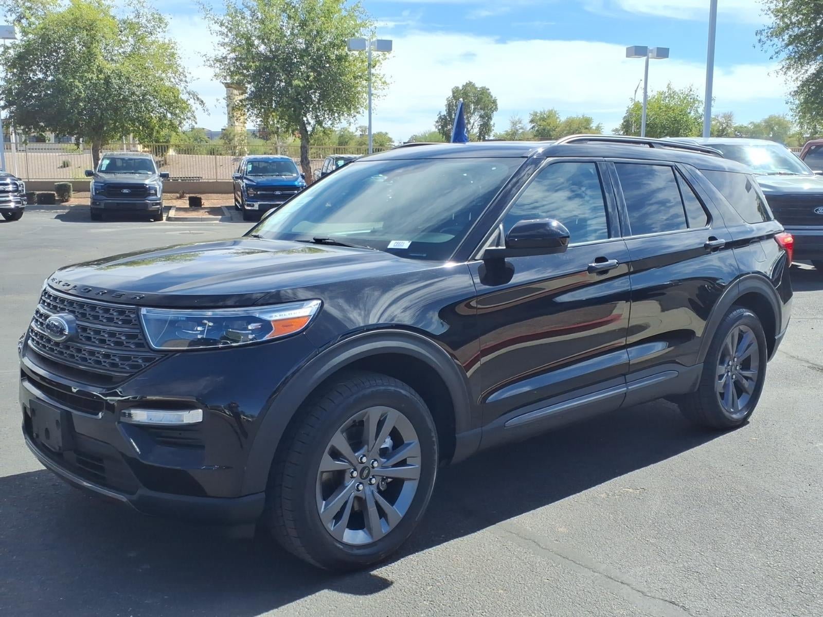 Certified 2022 Ford Explorer XLT w/ Equipment Group 202A AWD/4WD image 8