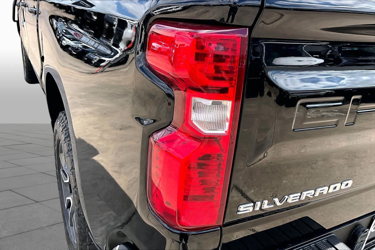 Used 2020 Chevrolet Silverado 1500 LT w/ Texas Edition RWD image 29