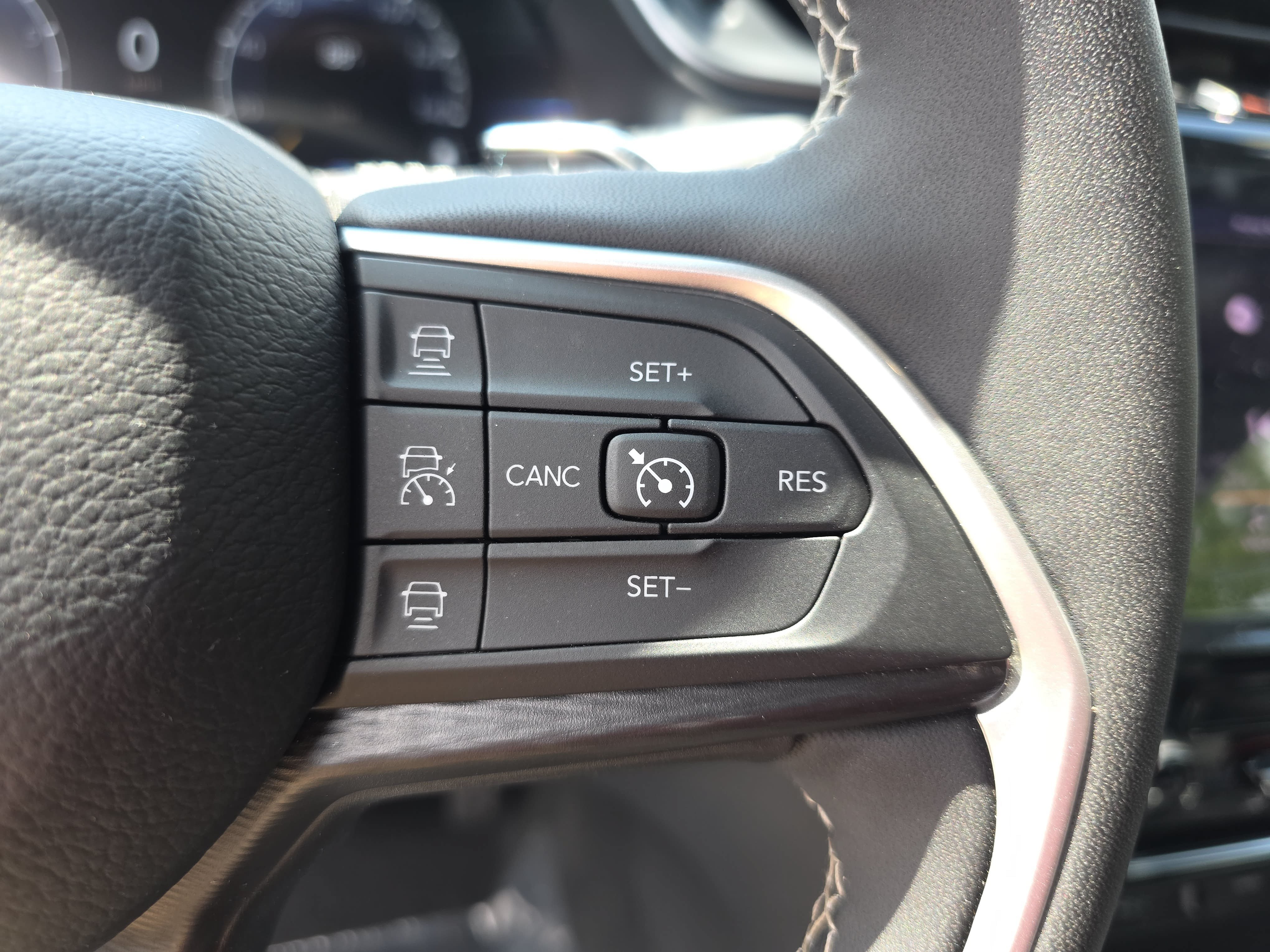 Used 2025 Jeep Grand Cherokee L Laredo w/ Trailer Tow Package AWD/4WD image 15