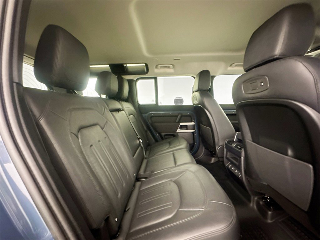 Used 2022 Land Rover Defender 110 S image 27