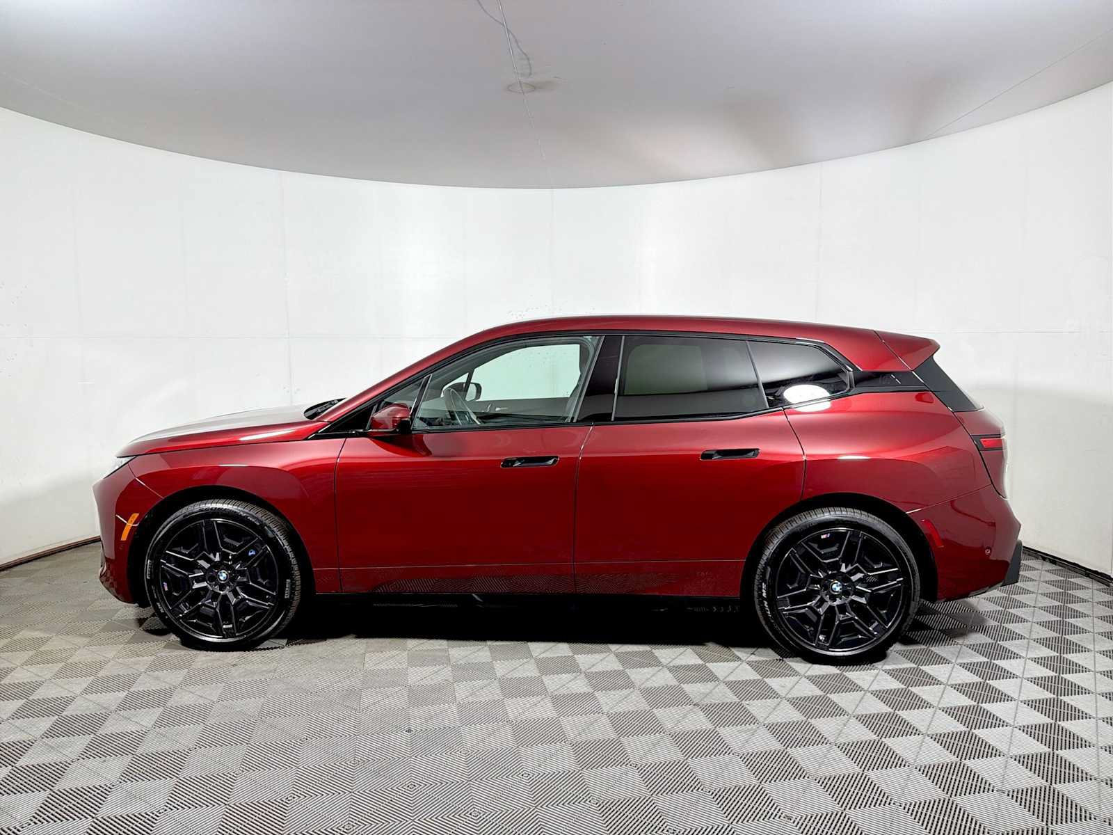 Used 2026 BMW iX xDrive60 w/ M Sport Package AWD/4WD image 4