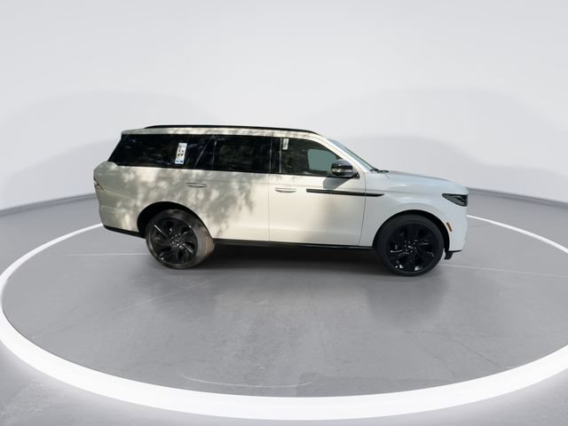 New 2027 Lincoln Navigator Reserve w/ Jet Appearance Package AWD/4WD image 9