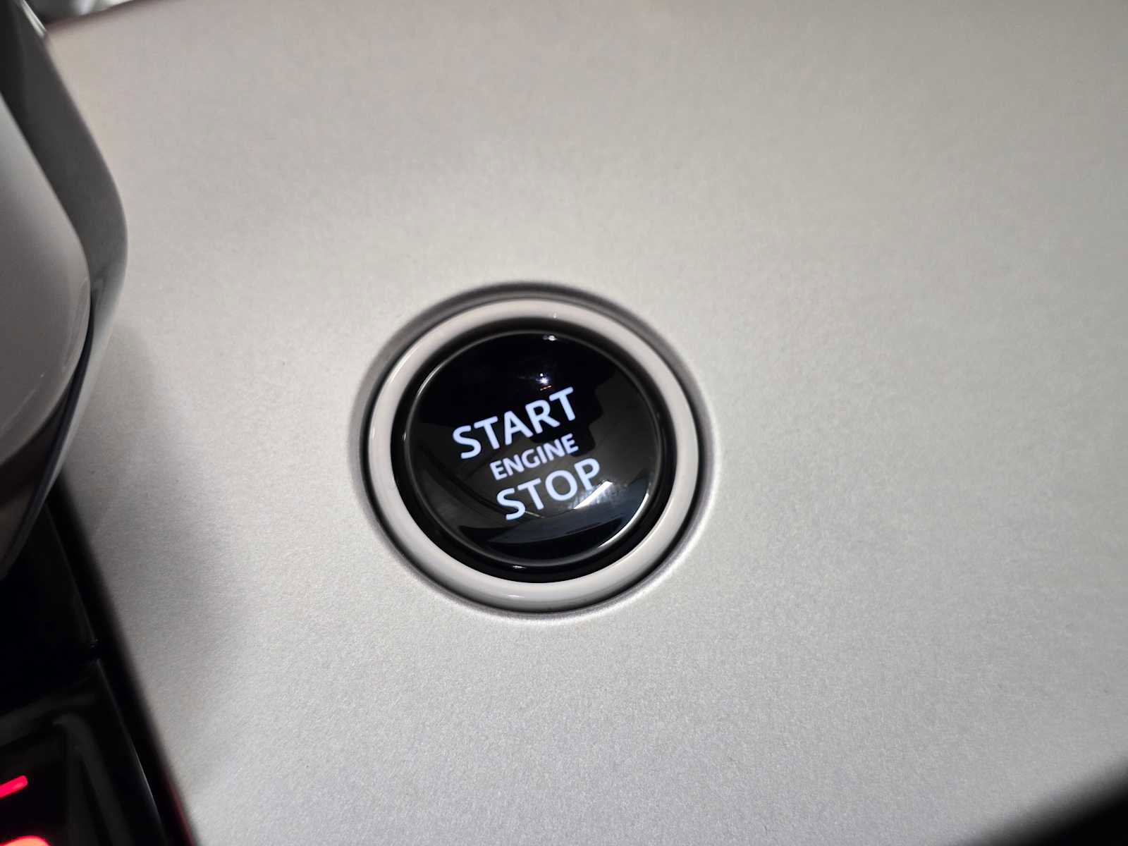 New 2025 Land Rover Range Rover SV image 37