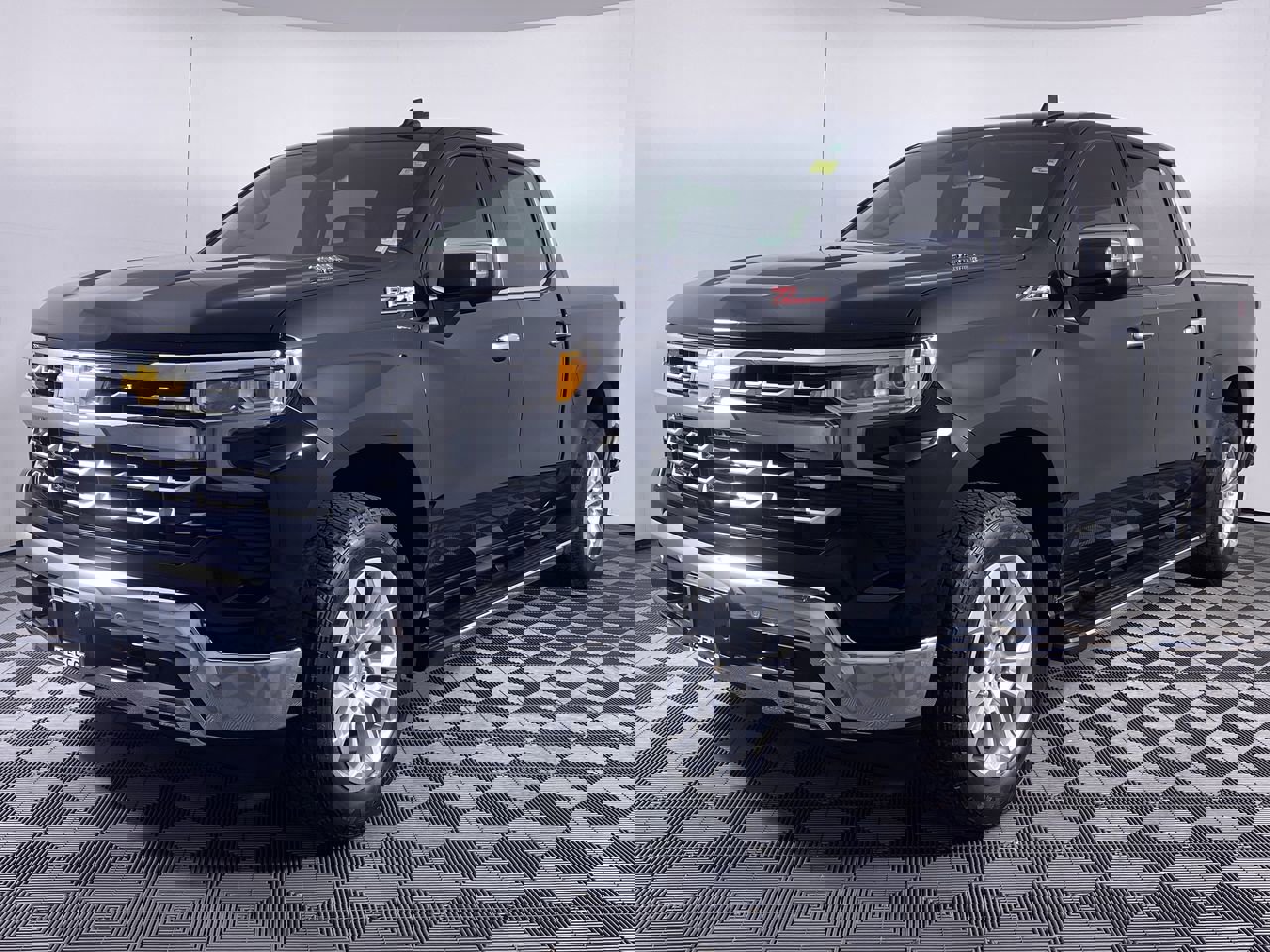 Certified 2024 Chevrolet Silverado 1500 LTZ w/ LTZ Premium Package image 18