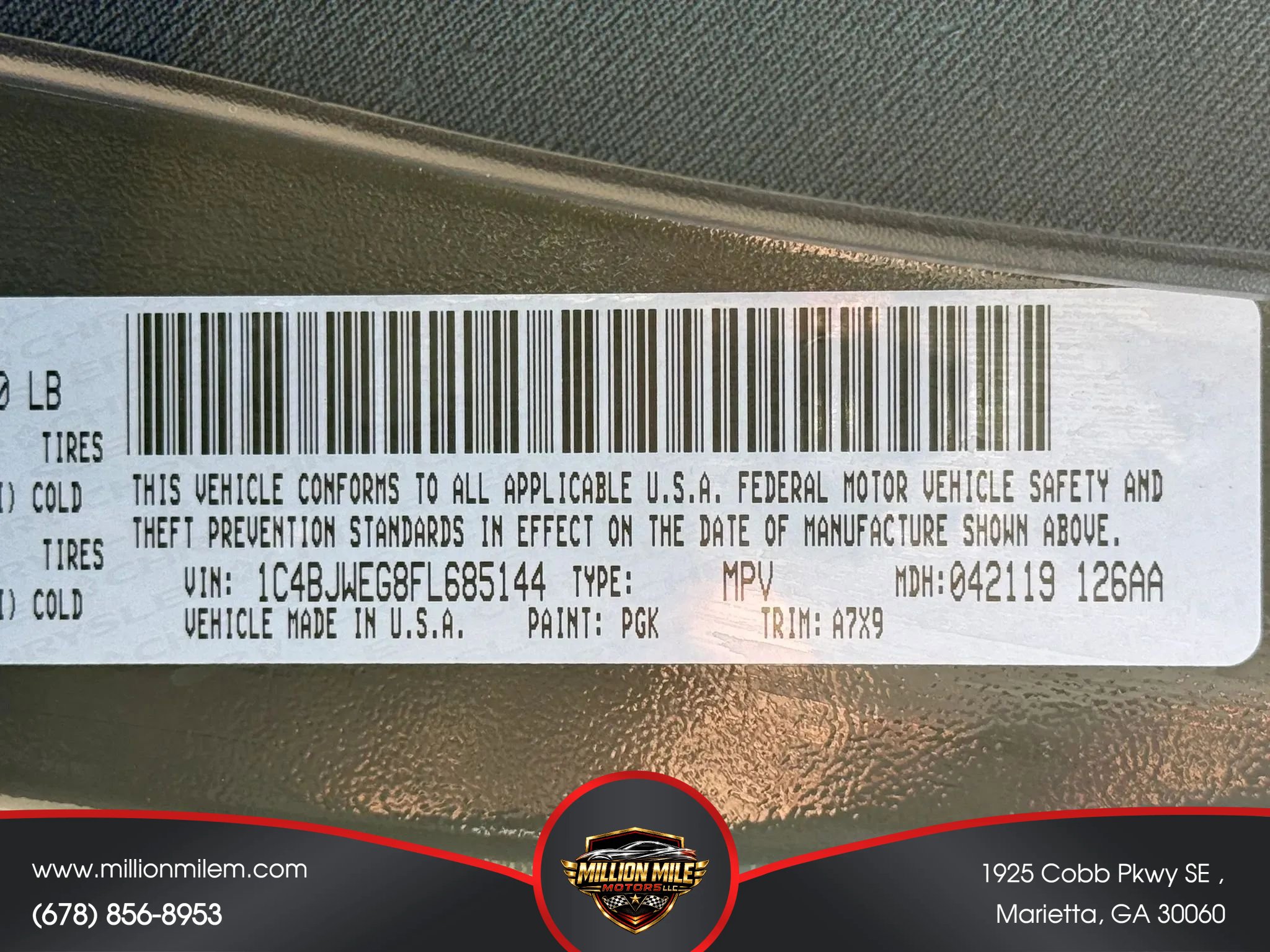 Used 2015 Jeep Wrangler Unlimited Sahara w/ Connectivity Group AWD/4WD image 29