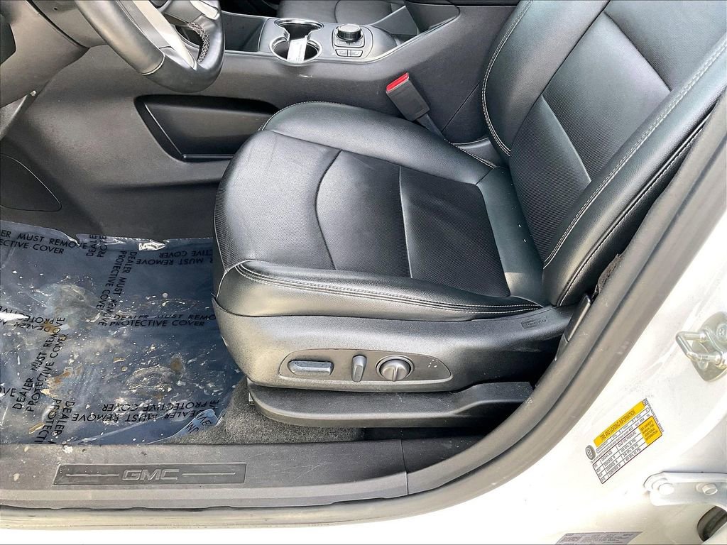 Used 2024 GMC Terrain SLT image 33