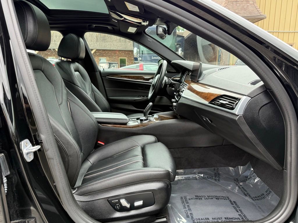 Used 2019 BMW 540i xDrive AWD/4WD image 18