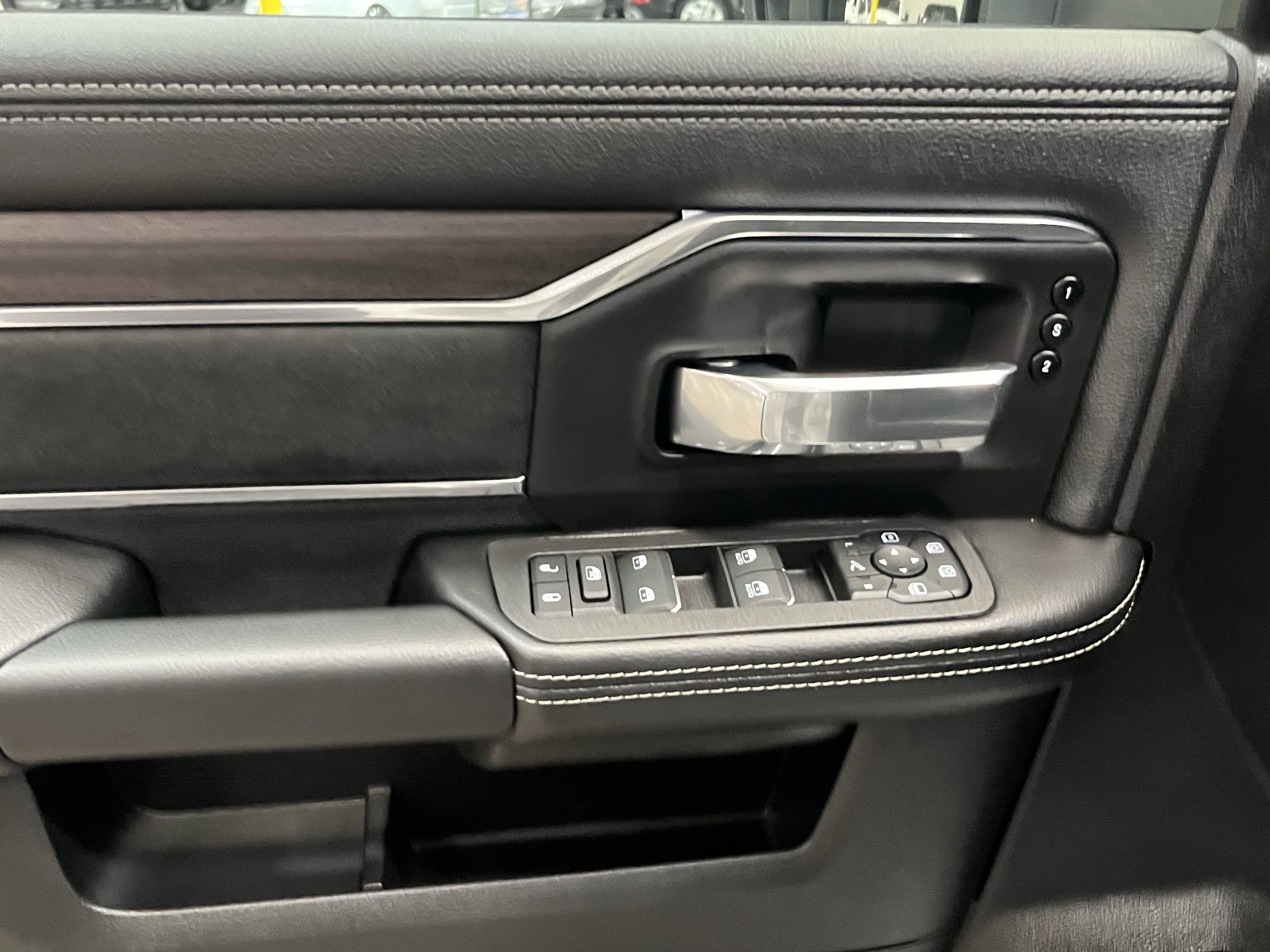 Certified 2026 RAM 3500 Laramie AWD/4WD image 20