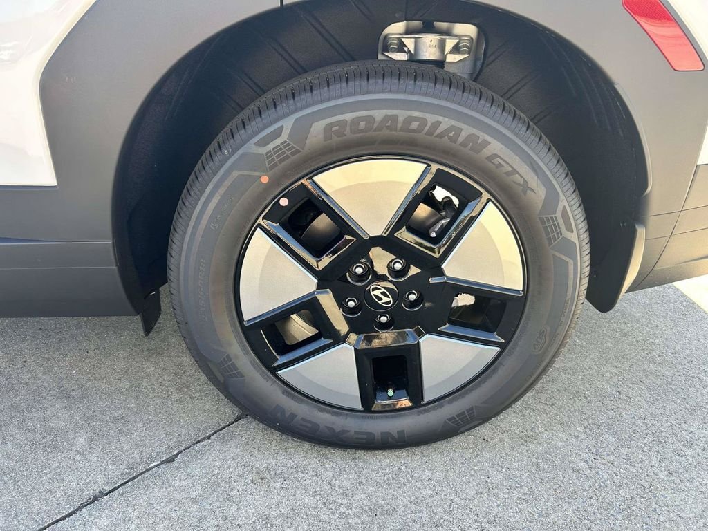 New 2027 Hyundai Santa Fe SEL FWD image 3