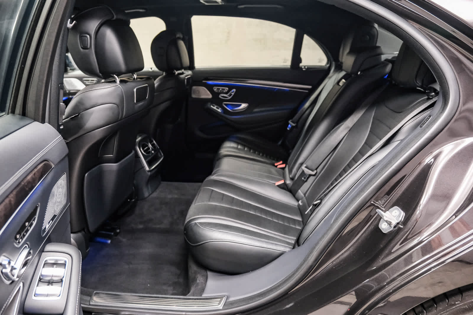 Used 2018 Mercedes-Benz S 560 Sedan image 19