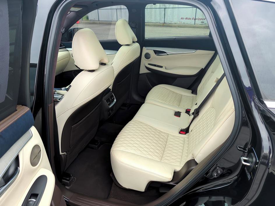 Used 2019 INFINITI QX50 Essential w/ Sensory Package image 9