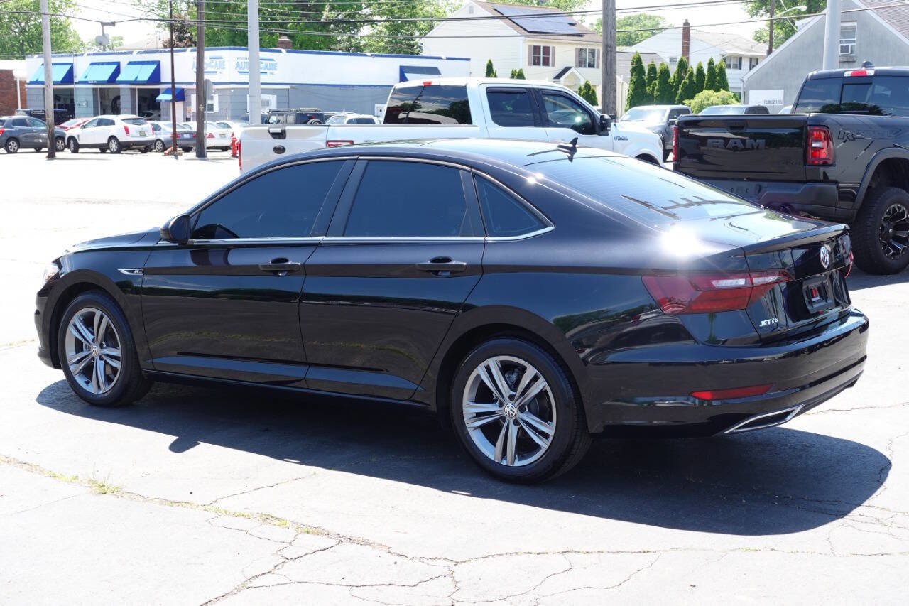 Used 2021 Volkswagen Jetta R-Line w/ R-Line Cold Weather Package FWD image 3