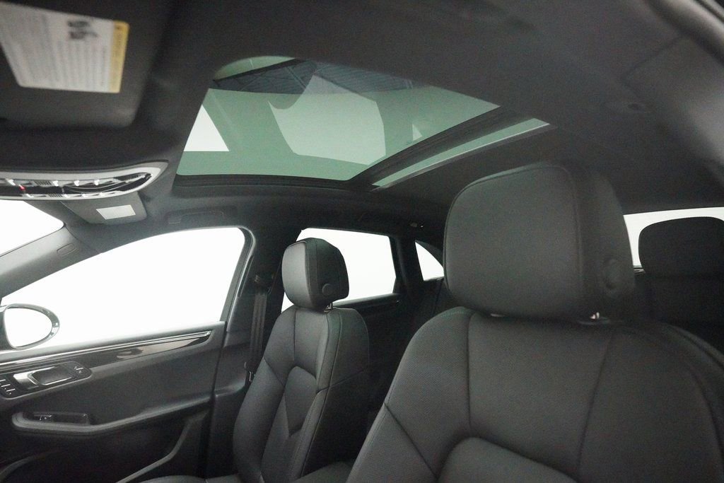 Certified 2026 Porsche Macan image 19