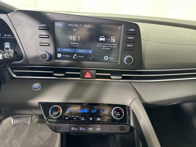 Used 2023 Hyundai Elantra SEL image 21