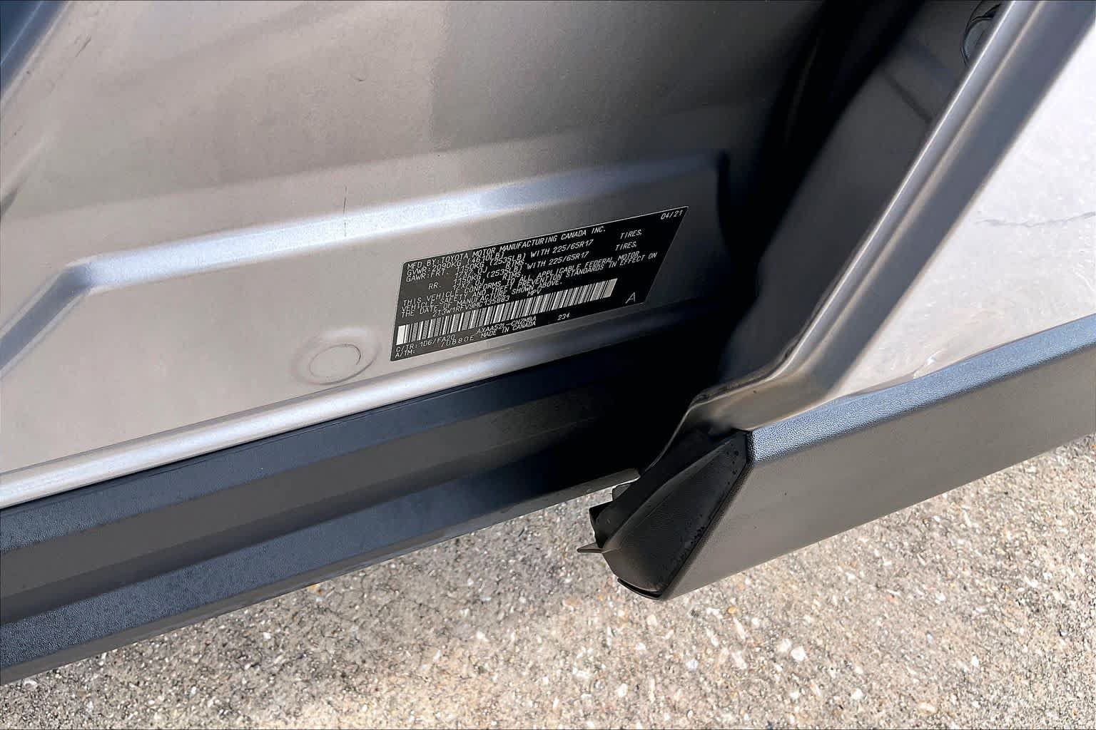 Used 2021 Toyota RAV4 XLE w/ Convenience Package FWD image 34