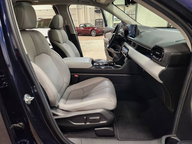 Certified 2025 Honda Pilot Touring image 33