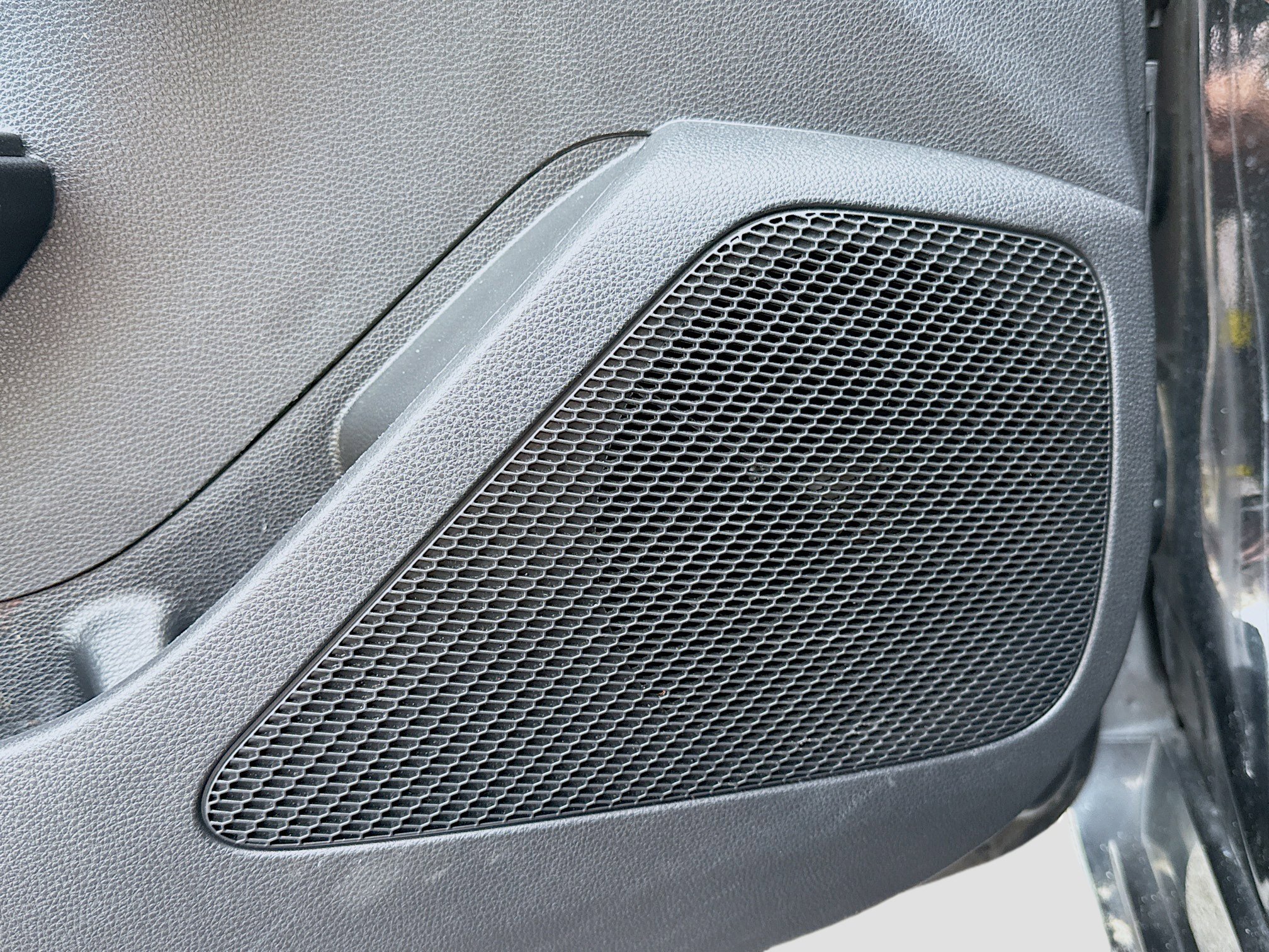 Used 2020 Toyota Corolla LE image 23