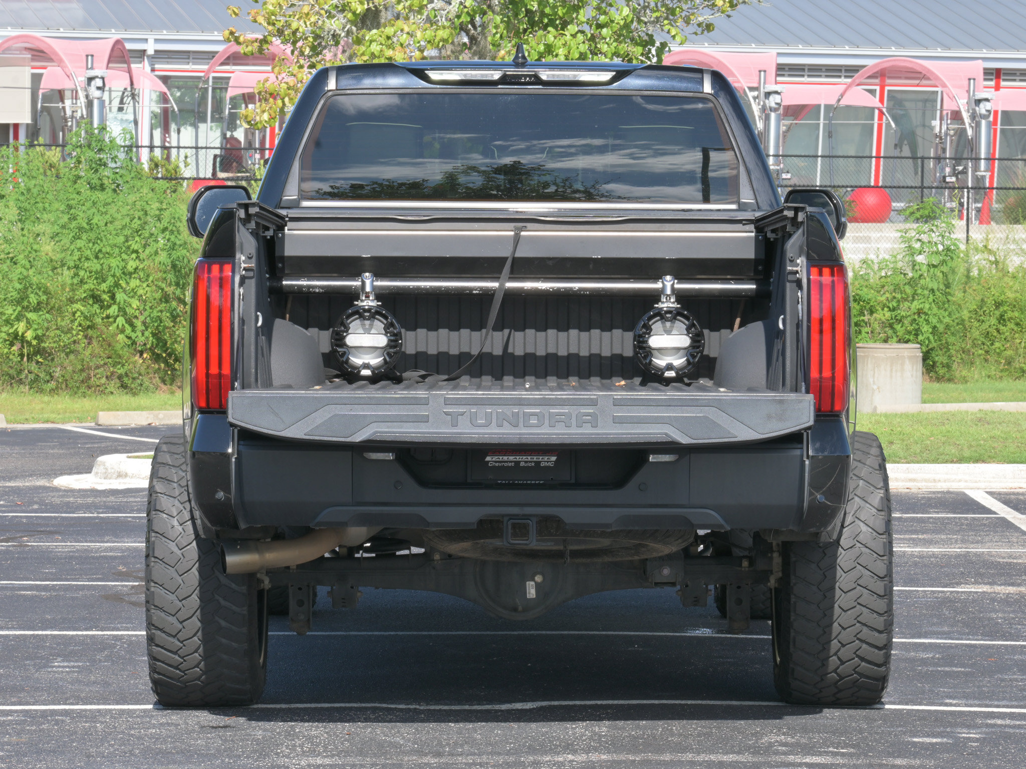 Used 2022 Toyota Tundra SR5 w/ SR5 Convenience Package AWD/4WD image 32