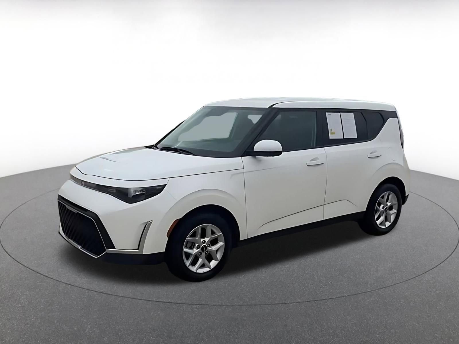 Used 2025 Kia Soul LX w/ LX Technology Package image 8