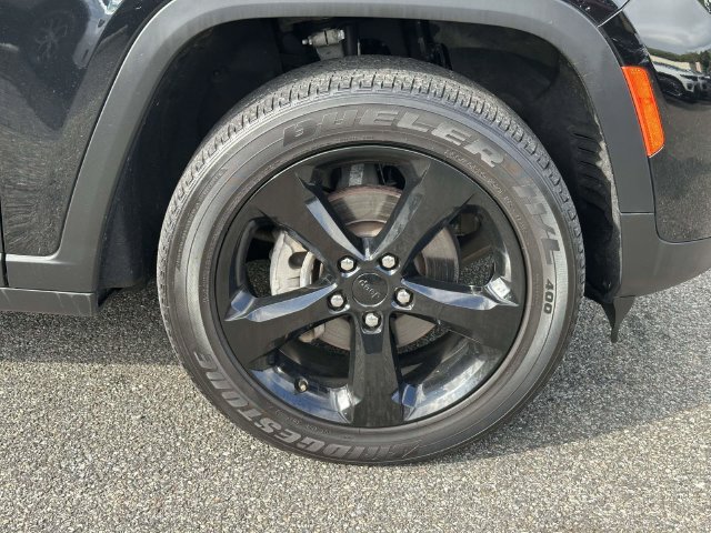 Certified 2023 Jeep Grand Cherokee Altitude AWD/4WD image 10