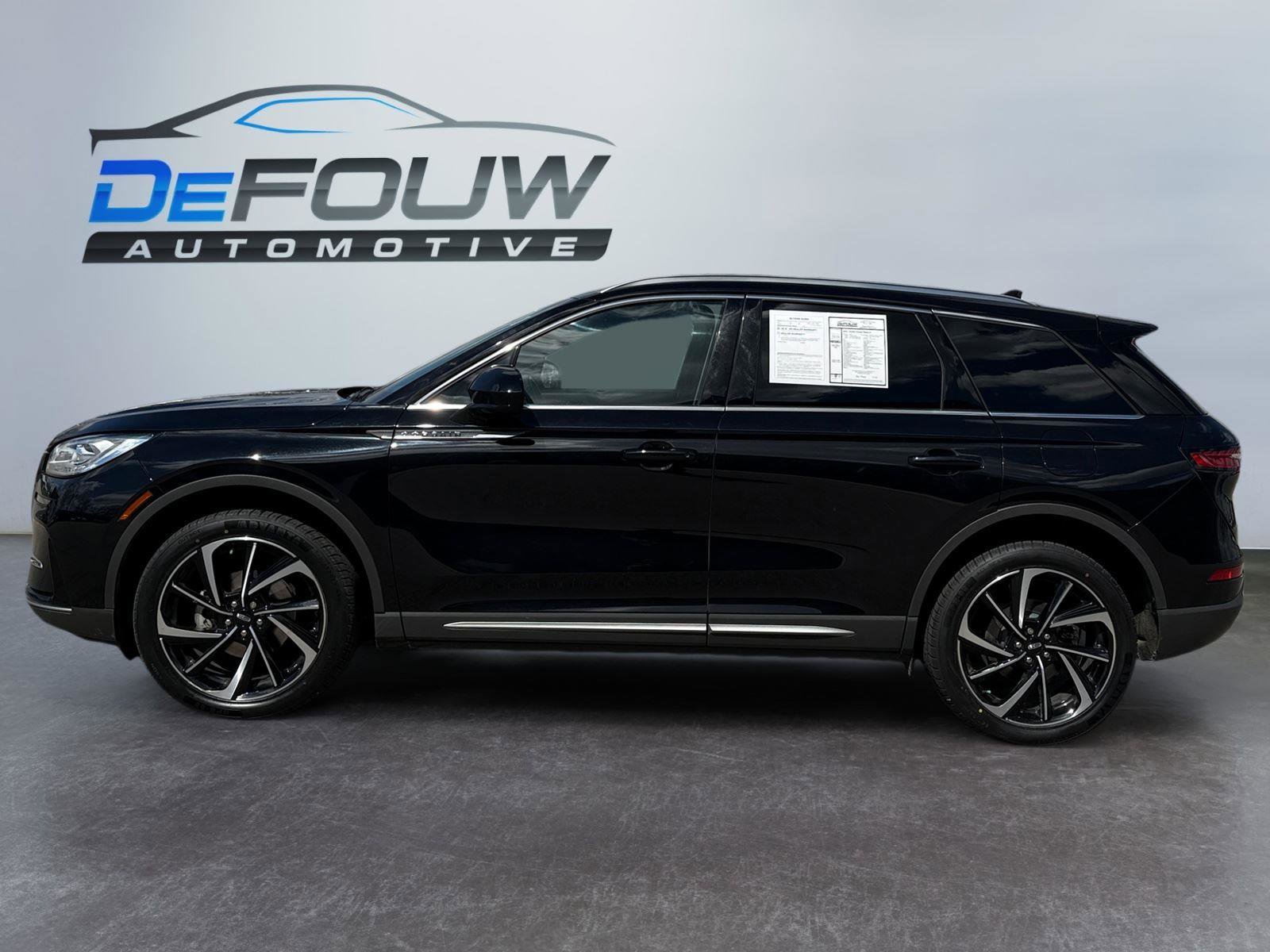 Used 2023 Lincoln Corsair Reserve image 6