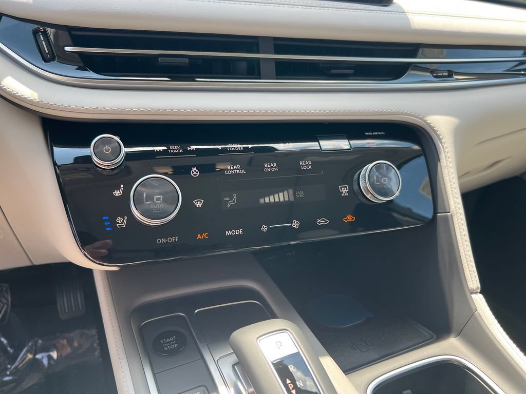 New 2027 INFINITI QX60 Luxe w/ Cargo Package AWD/4WD image 28