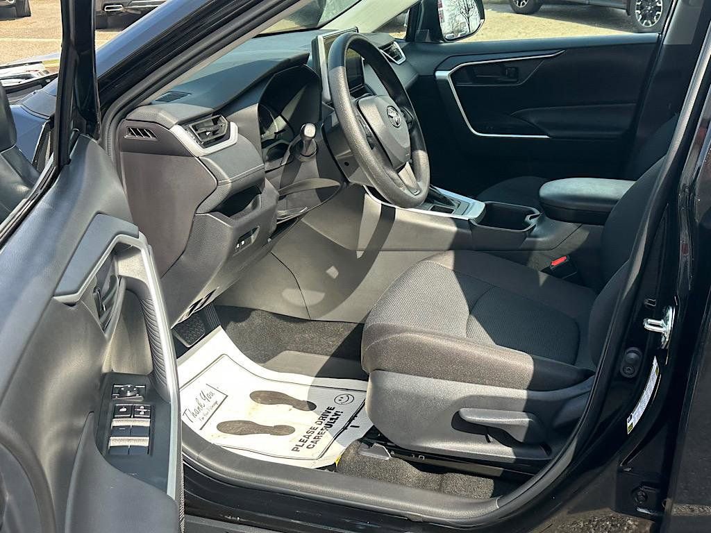 Certified 2025 Toyota RAV4 LE image 9