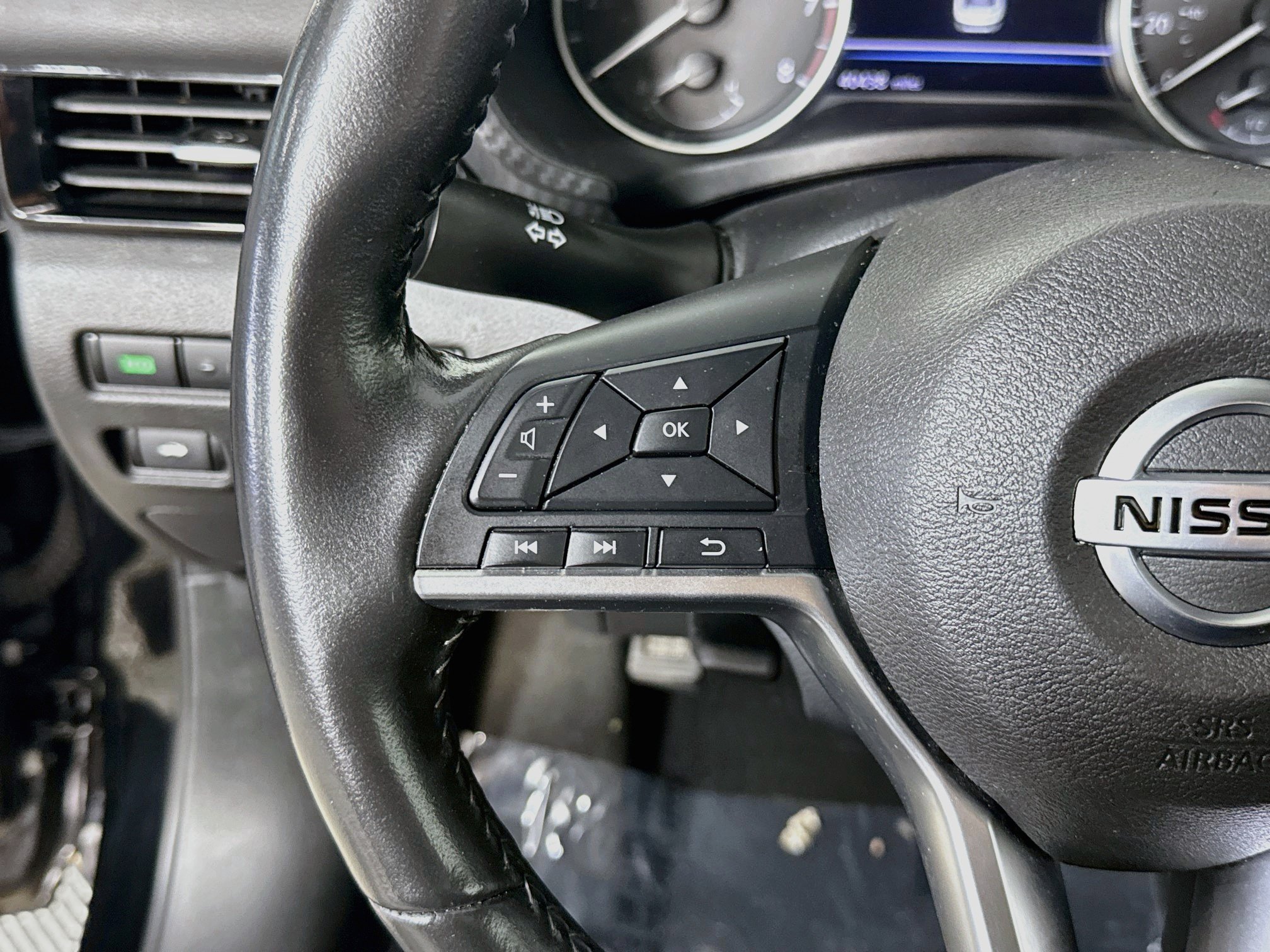 Used 2023 Nissan Sentra SV w/ All-Weather Package FWD image 14