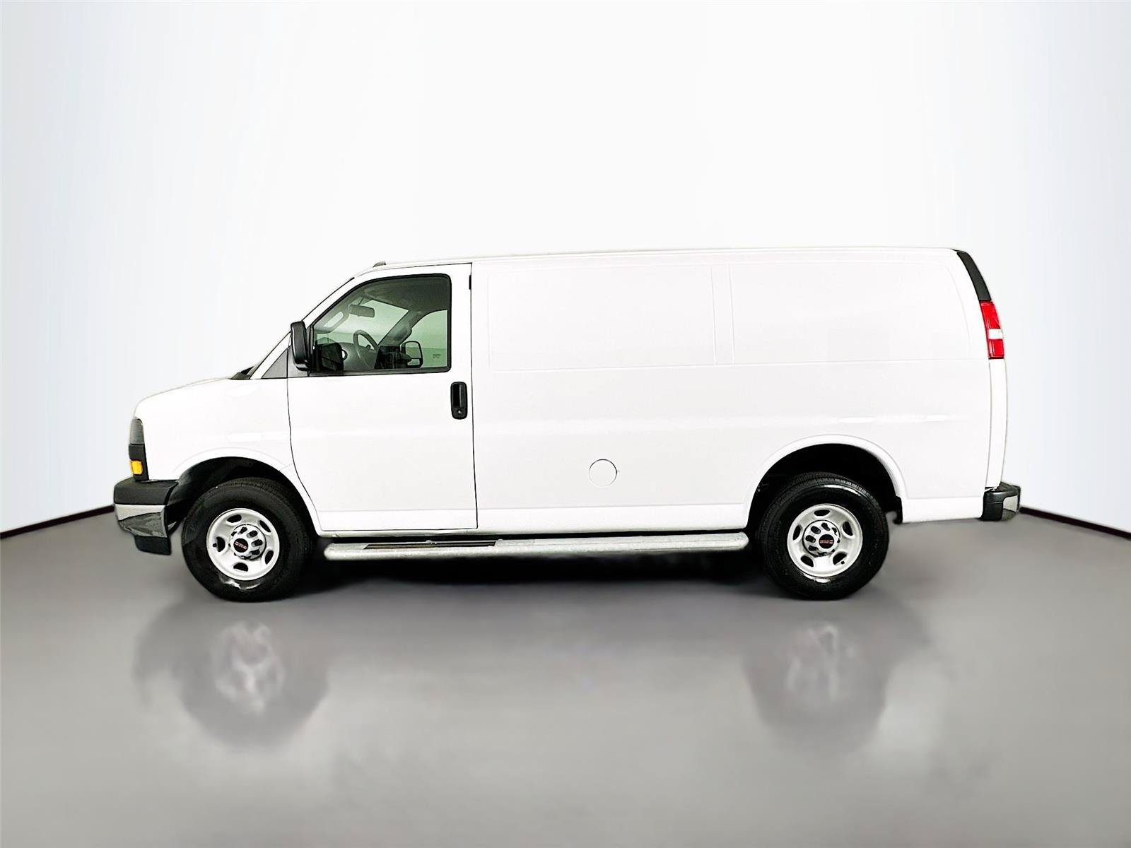 Used 2024 GMC Savana 2500 w/ Driver Convenience Package RWD image 8