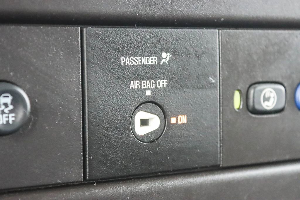 Used 2022 Chevrolet Express 3500 Work Van w/ Driver Convenience Package image 23