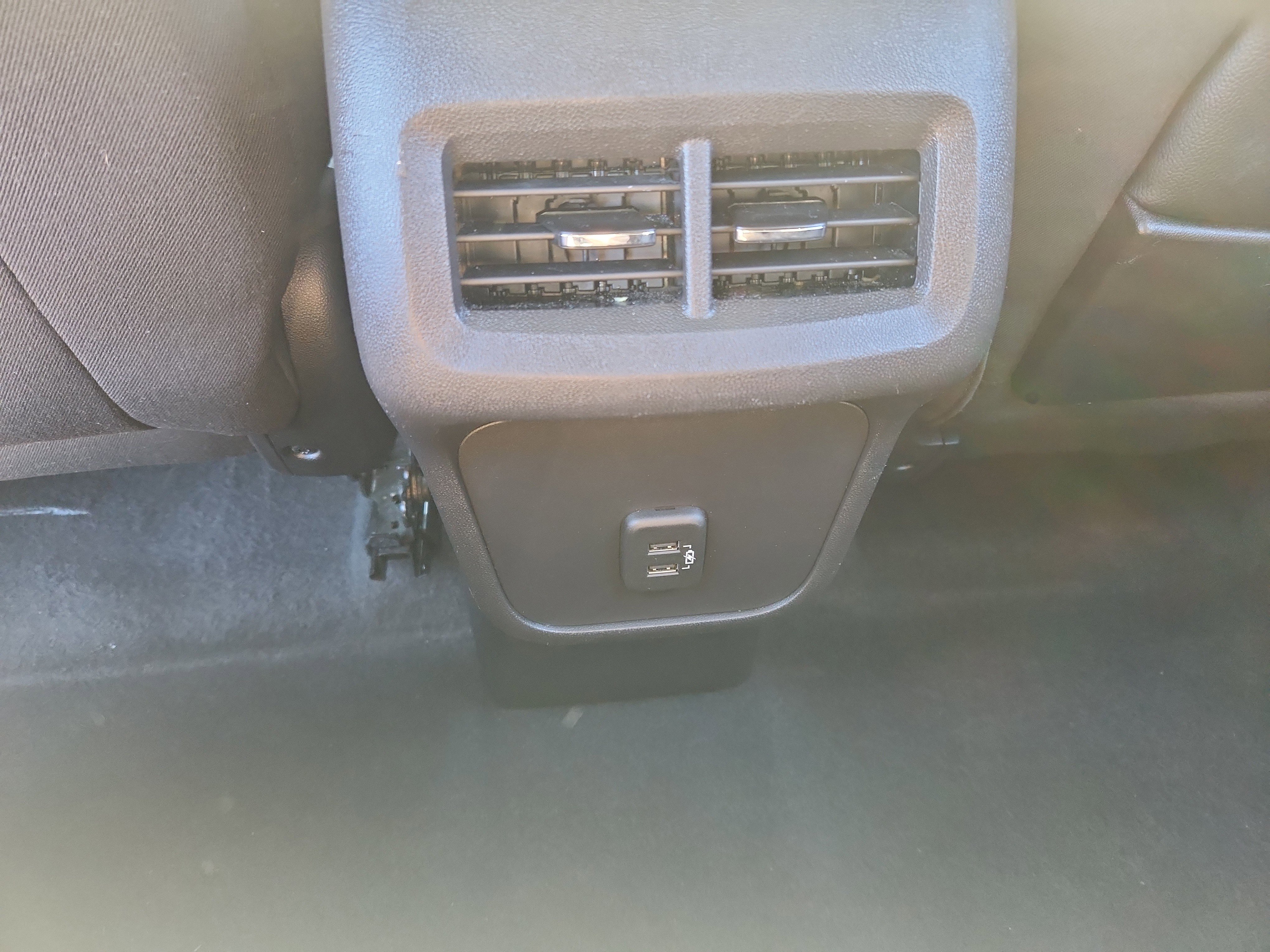 Used 2024 GMC Terrain SLE image 36