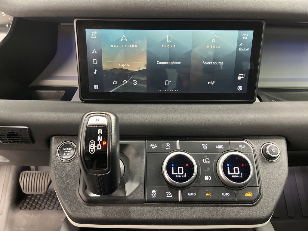 Used 2023 Land Rover Defender 110 X-Dynamic SE image 25