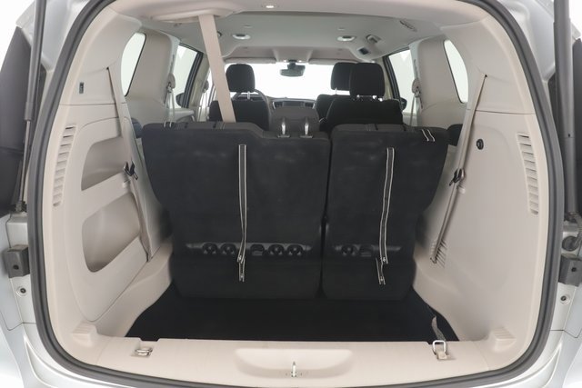 Used 2024 Chrysler Voyager LX image 29