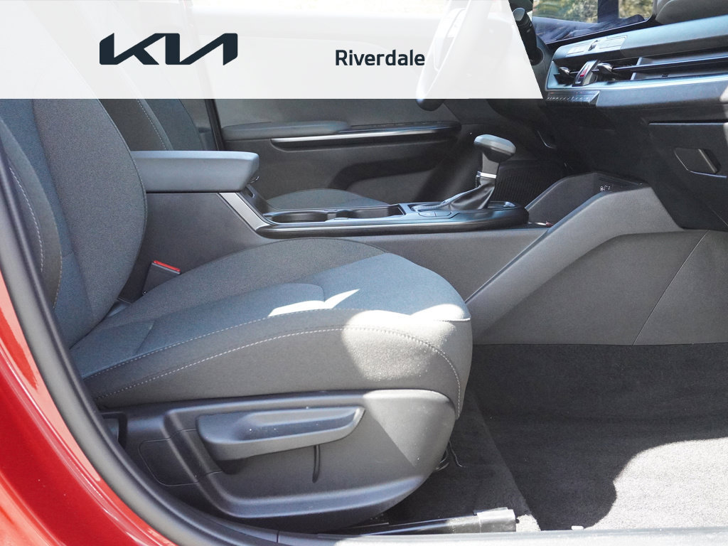 Used 2025 Kia K4 FWD image 22