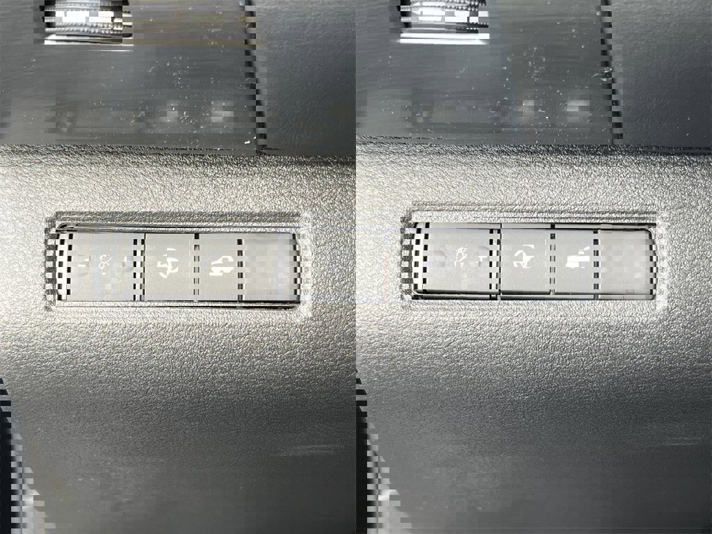 New 2026 Nissan Pathfinder SL image 17