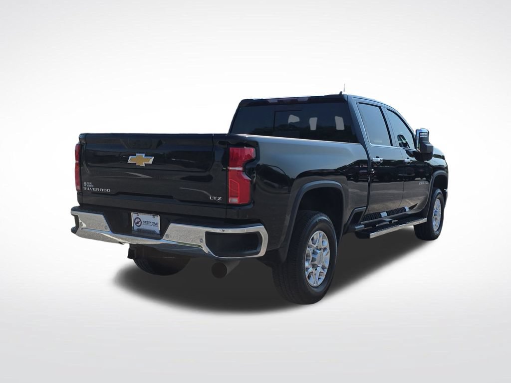 Used 2024 Chevrolet Silverado 2500 LTZ w/ LTZ Plus Package AWD/4WD image 7