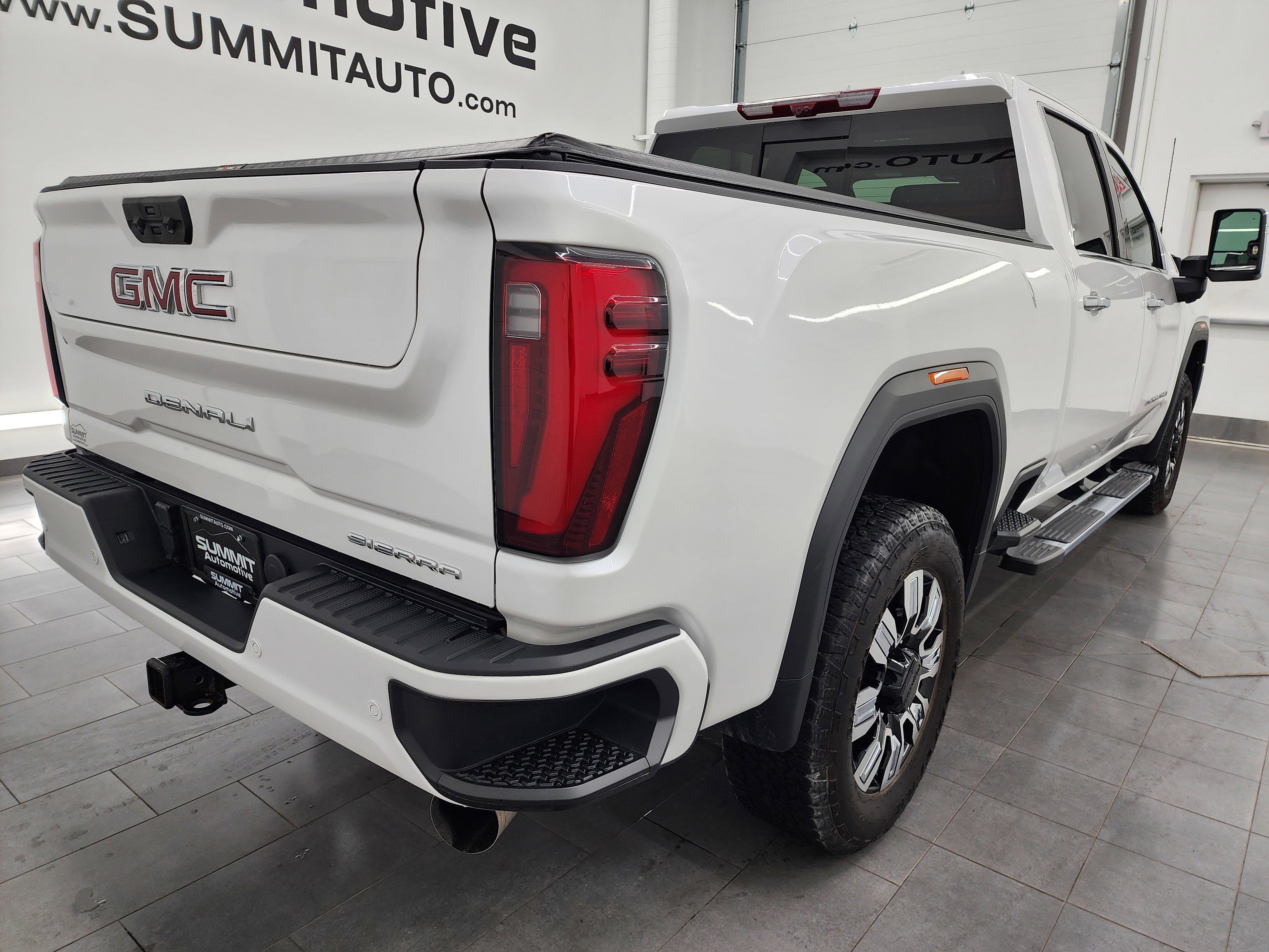 Used 2024 GMC Sierra 2500 Denali w/ Denali Reserve Package image 4