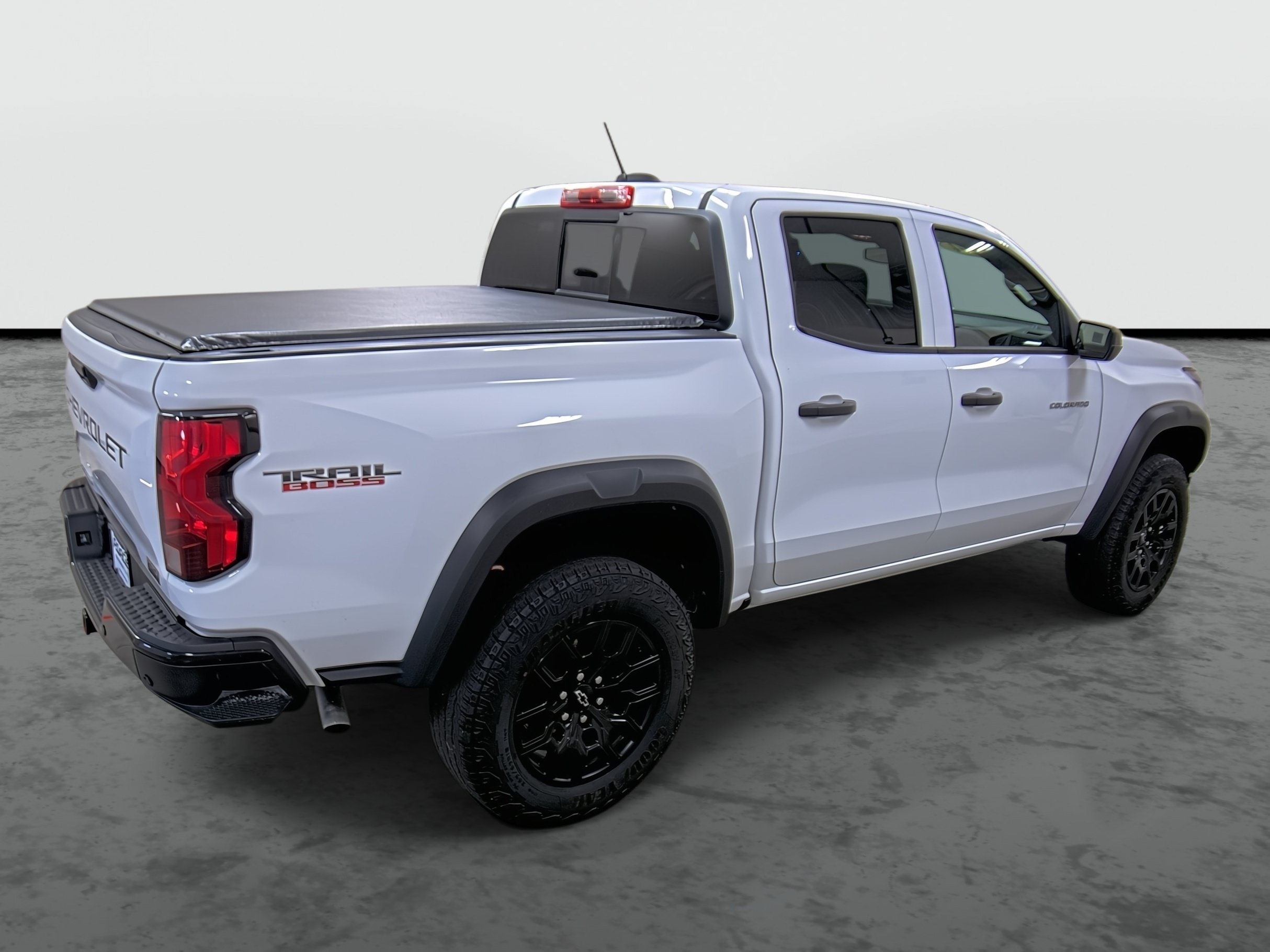 Used 2024 Chevrolet Colorado Trail Boss w/ Advanced Trailering Package AWD/4WD image 4