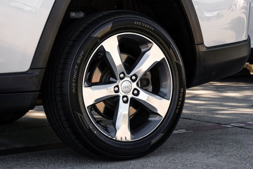 Used 2021 Jeep Grand Cherokee L Limited w/ Luxury Tech Group II image 68