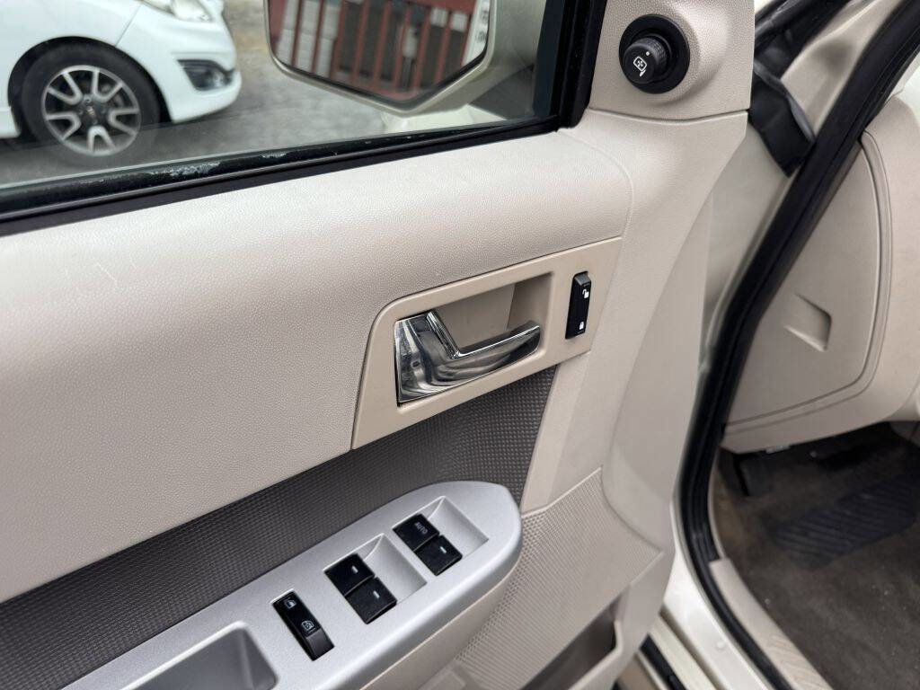 Used 2010 Mercury Mariner Premier image 7