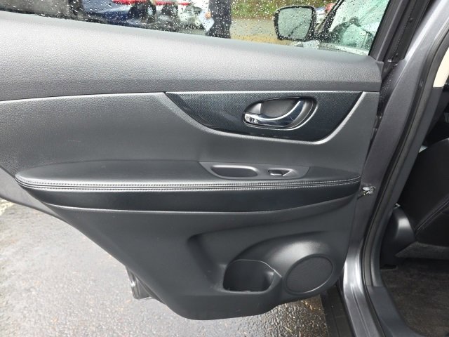 Used 2015 Nissan Rogue SL image 27