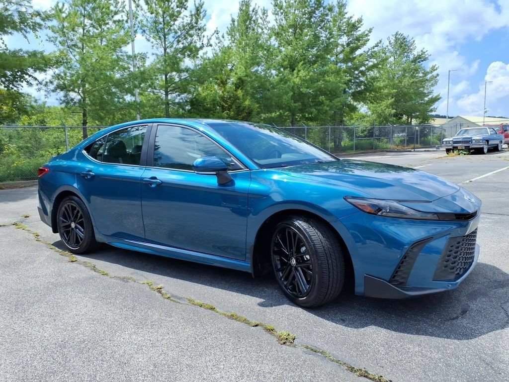 Used 2026 Toyota Camry SE w/ Convenience Package FWD image 5