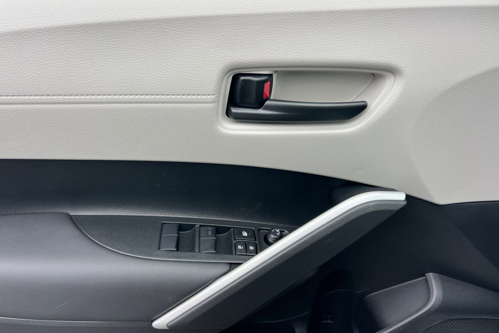 New 2026 Toyota Corolla Cross L image 13