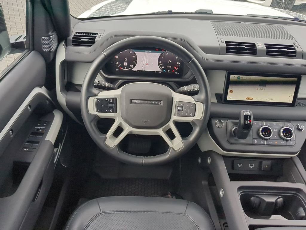 Used 2024 Land Rover Defender 110 S image 17